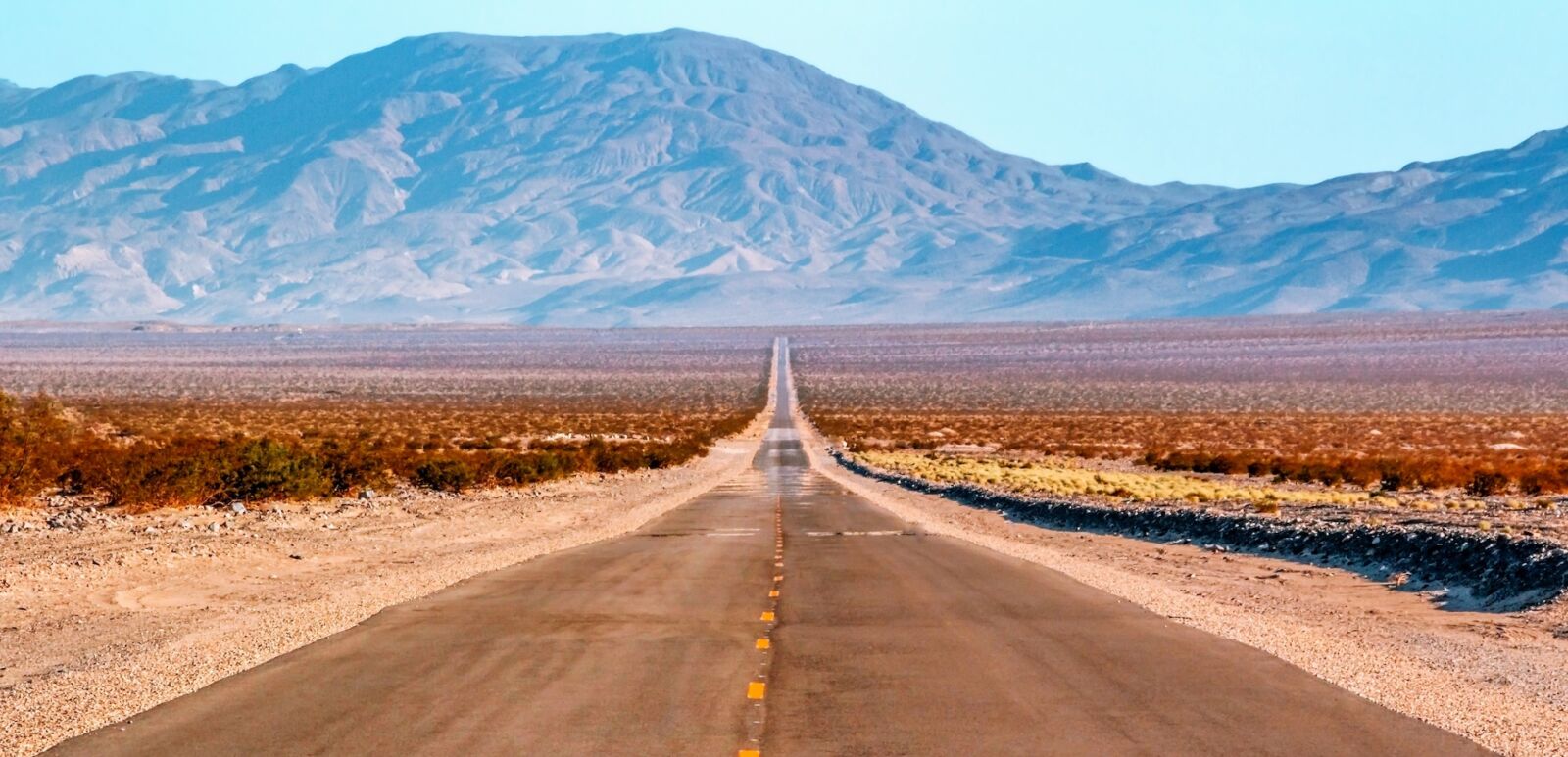 Depth of Field Road, Mysterious and Mysterious Death Valley California.